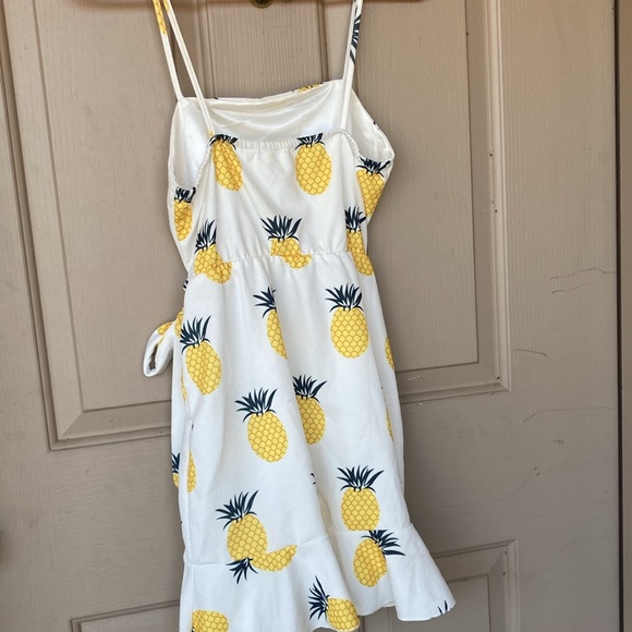 Size small pineapple sundress white - Picture 6 of 7